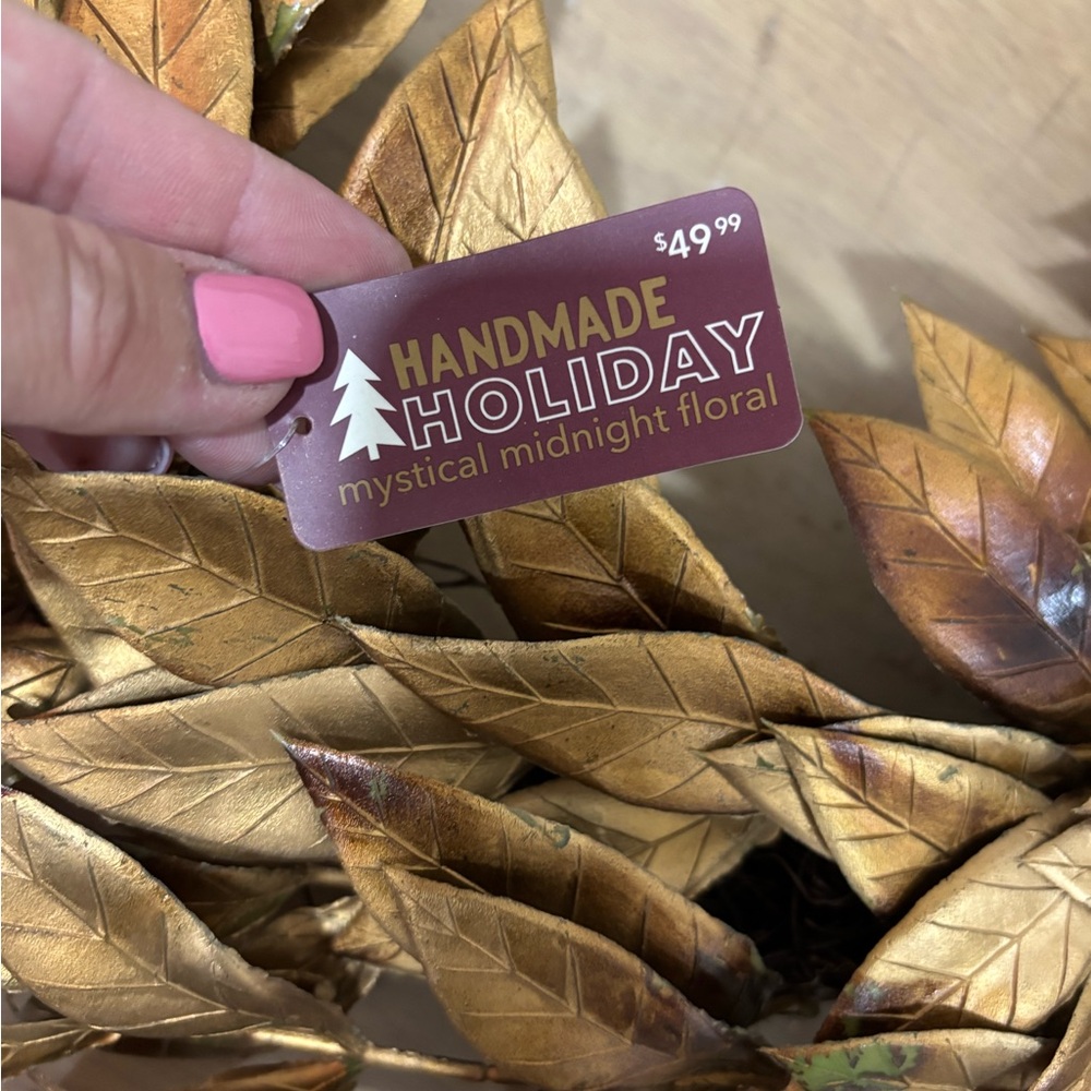 Gold Holiday magnolia leaves Wreath 22” - Picture 4 of 4